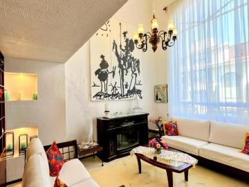 Casa iluminada en venta en Cond. Horizontal en Tlalpan. Súper iluminada.