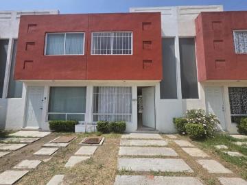 Casa iluminada en venta en Residencial Framboyanes, Cuautlancingo, puebla