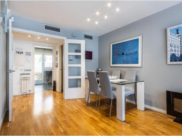 Casa impecable con garaje para dos coches, gran sótano y solárium en La Creu Alta, junto al centro
