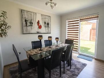 Casa impecable en torobayo, condominio con seguridad 24/7 | 3 dormitorios por 8700.00 en Valdivia