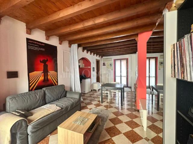Casa in affitto Via dei Fabbri, Milano rif. 14/2026