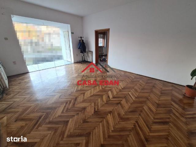 Casa in Campina 2500 lei