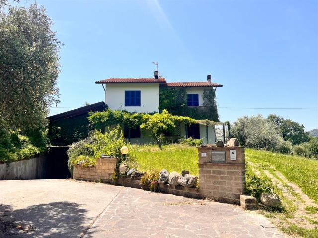 Casa in splendida posizione con terreno 300m² Cartoceto