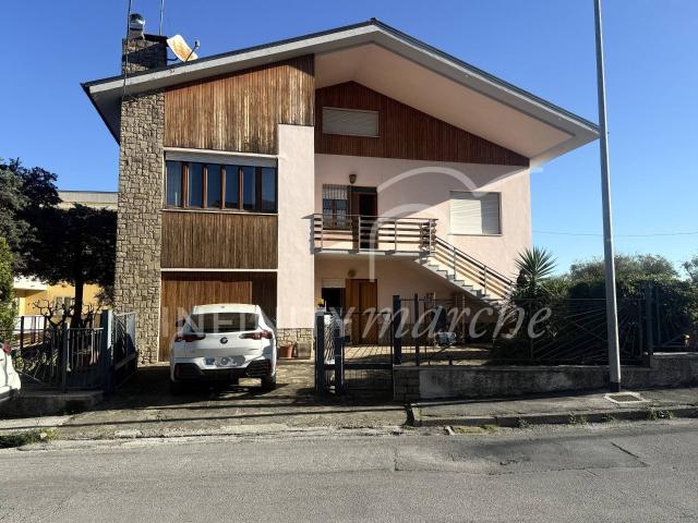 Casa in vendita a Cupramontana 275m² Cupramontana