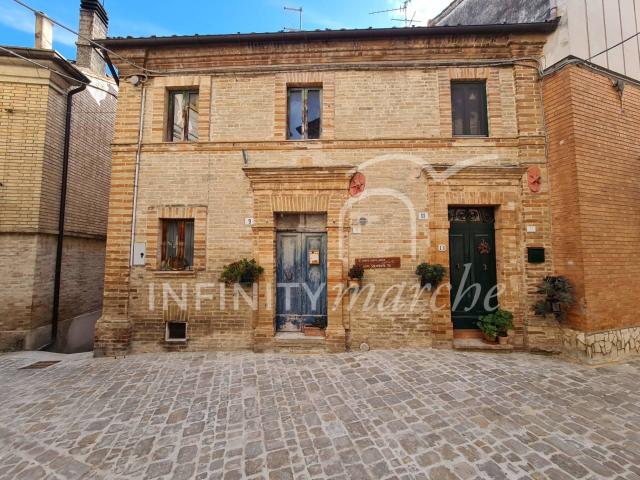 Casa in vendita a Ponzano di Fermo, Torchiaro 220m² Ponzano di Fermo