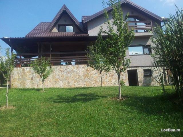 casa in zona montana cu dotari si finisaje de lux