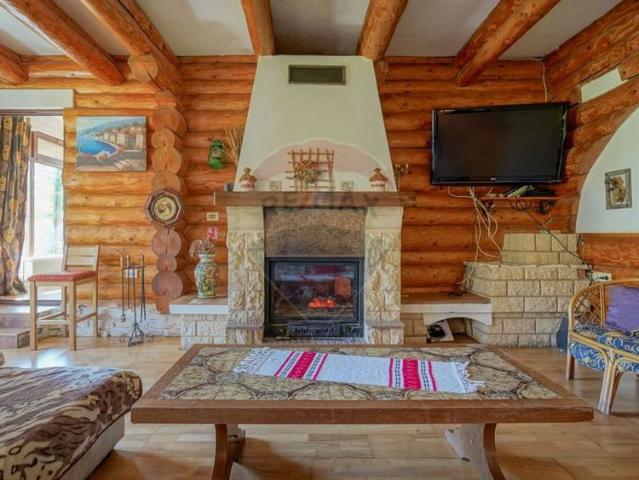 CASA INCONJURATA DE NATURA | DIN BUSTENI | 8 CAMERE | TIM.