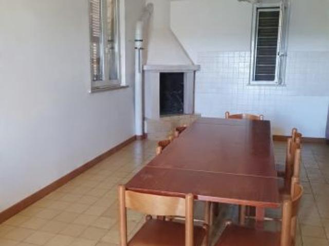 CASA INDENDENTE CON AMPIA CORTE PRIVATA