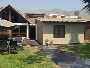Casa Independiente 487m2 / 4 dormtiorios