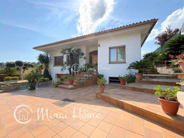 Casa Independiente con Garaje y Piscina en Can Durán