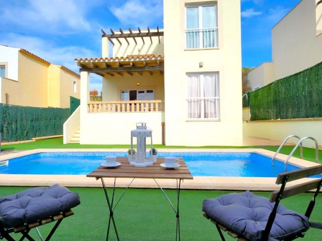 CASA INDEPENDIENTE CON LICENCIA TURÍSTICA EN CALA MURADA, MALLORCA