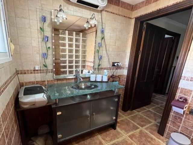 Casa independiente con parcela de 500 m2 en Carretera Palma del Río, a un paso de Córdoba