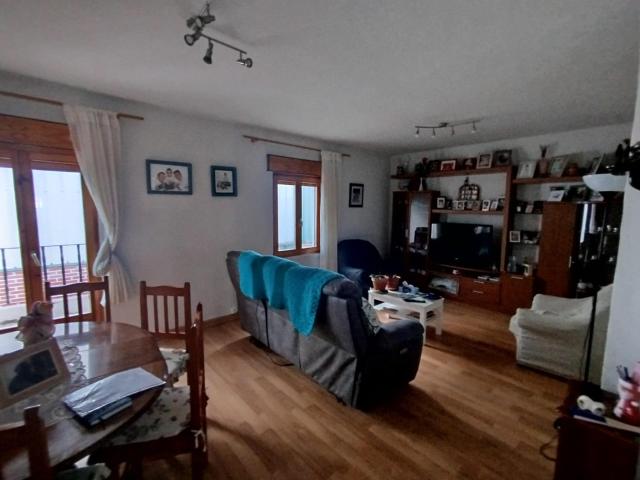 CASA INDEPENDIENTE CON PARCELA EN ONZONILLA