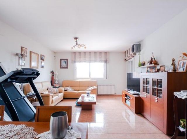 Casa independiente con piscina de agua salada