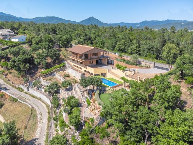 Casa independiente con vistas panorámicas 299m² Viabrea