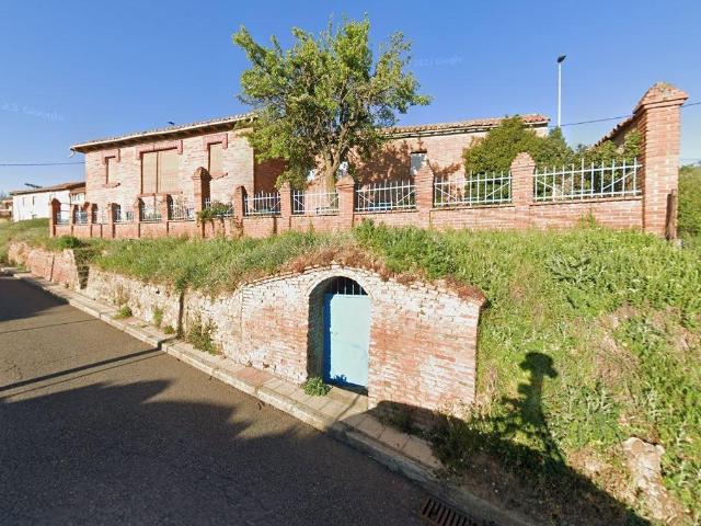 Casa independiente a la venta en Oteruelo de la Valdoncina León