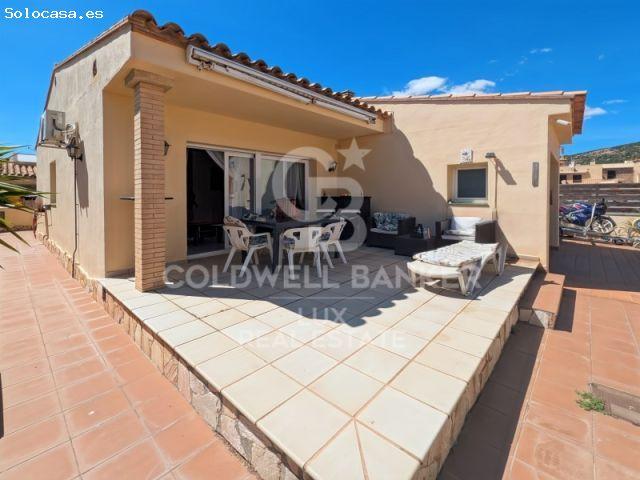 Casa independiente de 3 habitaciones con terraza y garaje en Pau