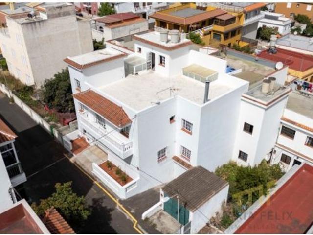 Casa independiente de 4 dormitorios y 340 m² en Tegueste