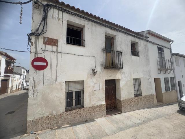 CASA INDEPENDIENTE EN LA MEJOR ZONA DE PEDRO ABAD, A PRECIO DE SOLAR