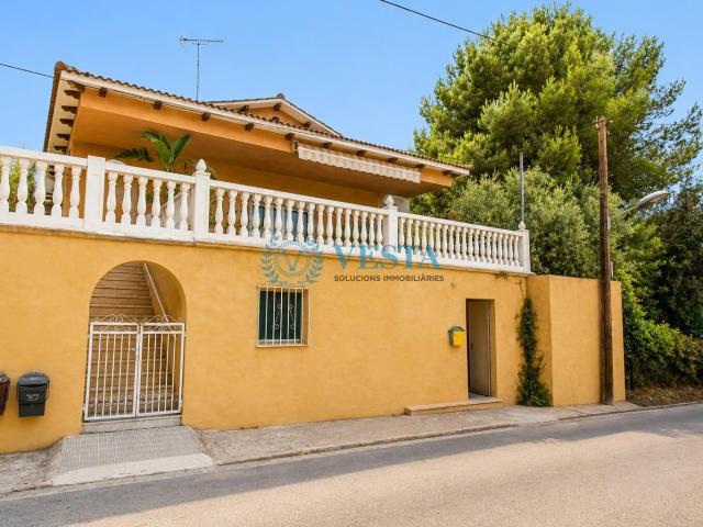 CASA INDEPENDIENTE EN LA URBANIZACIÓN DE CAN GORDEI