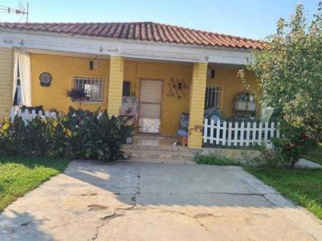 Casa Independiente en Llíria – Alquilada, Oportunidad para Inversores