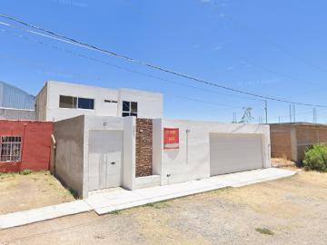 Casa independiente en venta en Los Agaves, Durango, lista para mudarse