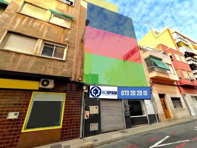 CASA INDEPENDIENTE EN VENTA POSIBILIDAD DE CONSTRUIR JUNTO PLAZA AMERICA ALICANTE