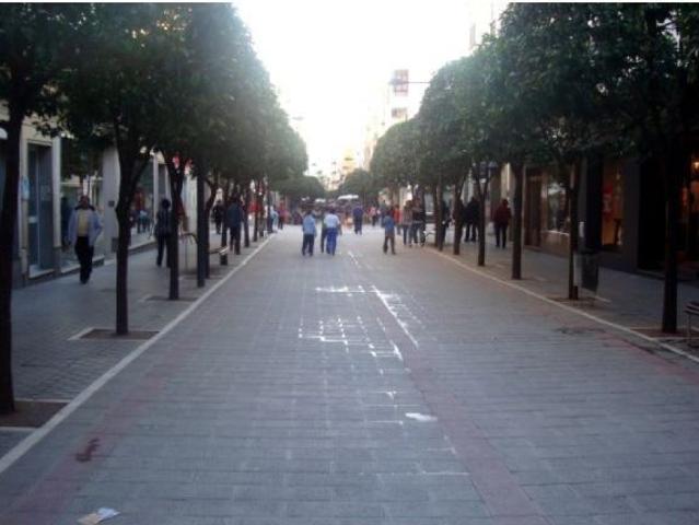 CASA INDEPENDIENTE EN ZONA AVENIDA DE ESPAÑA