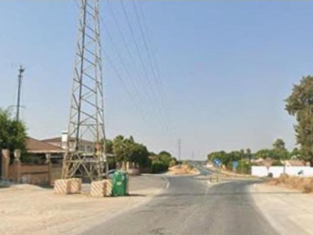 CASA INDEPENDIENTE OCUPADA A LA VENTA EN CARMONA