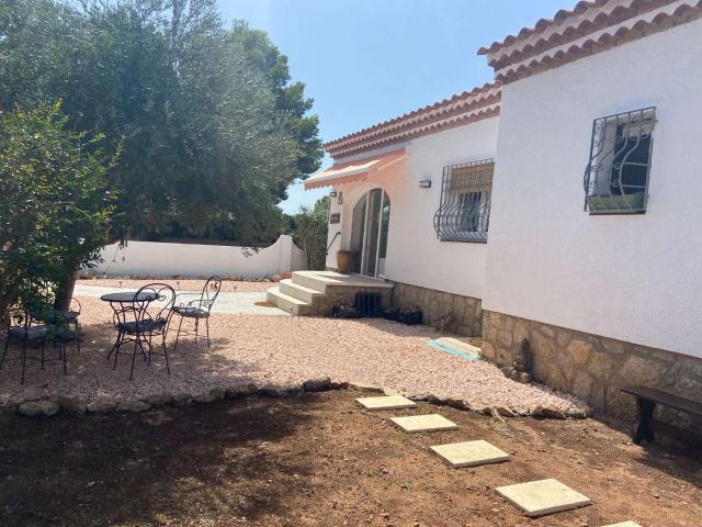 Casa independiente situada en una zona tranquila a 8 minutos de la playa