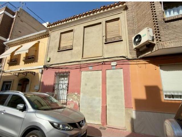 CASA INDEPENDIENTE PAR REFORMAR JUNTO A PASEO