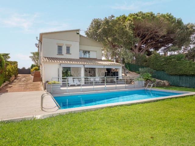 Casa independiente reformada en Mas Pallí 236m² Calonge