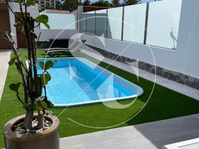 Casa independiente y lujosa con piscina privada y total privacidad en Maspalomas Playa del Ingles