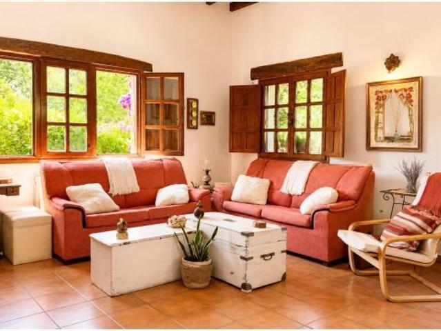 CASA INDIVIDUAL CON AMPLIO JARDÍN EN RUILOBA