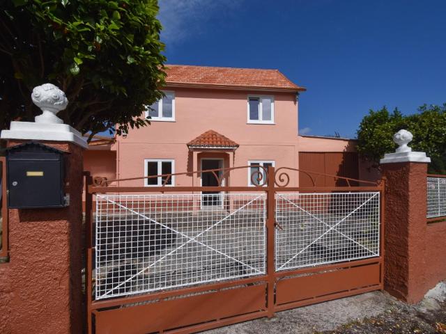 CASA INDIVIDUAL EN BRIBES