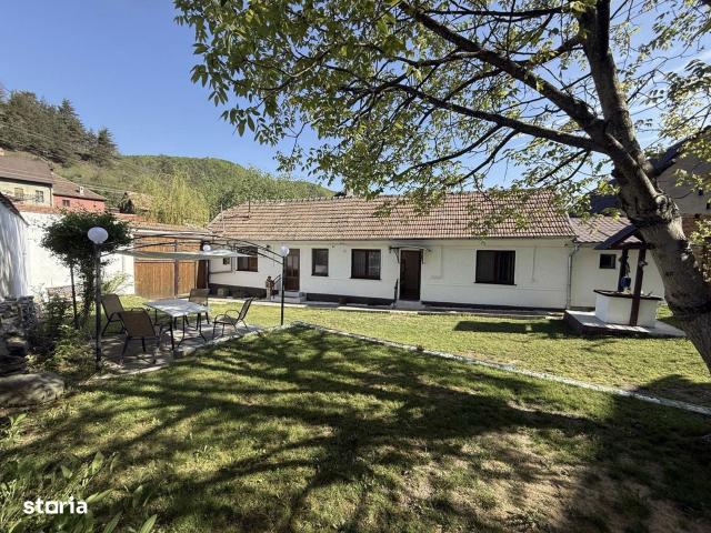 Casa individuala cu teren de 1107 mp, mobilata si utilata, pret bun!