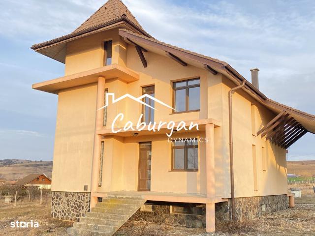 Casa individuala cu 4 camere, 258mp utili, teren de 2000mp, Hamba