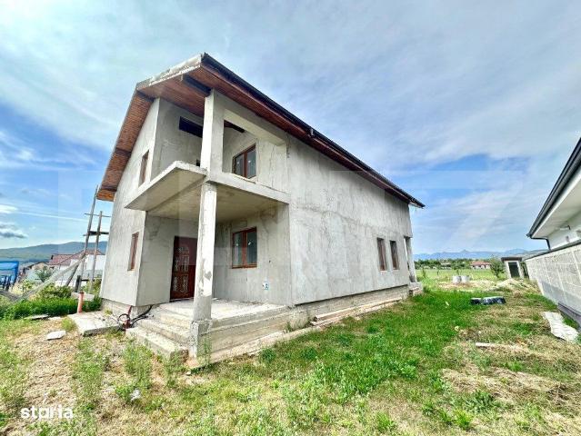 Casa individuala cu 4 camere, 2 terase, 189mp, 2 balcoane, 448 mp teren