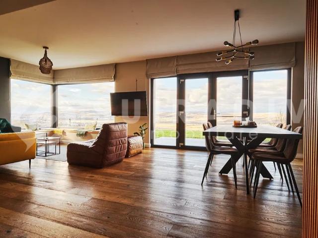Casa individuala, curte de 400 mp, garaj, vedere panoramica Dezmir
