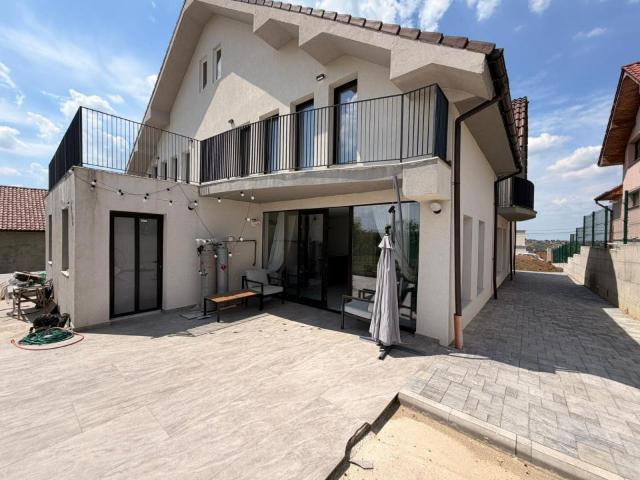 Casa individuala de inchiriat, 4 dormitoare, 200 mp utili, Gheorghe Doja