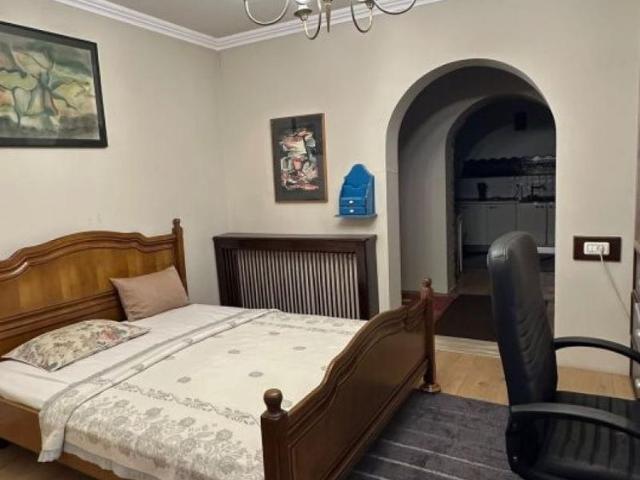 Casa individuala de inchiriat cu o camera zona Ghiroda