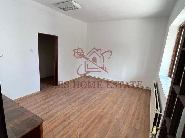 Casa individuala foarte spatioasa cu teren de 1850 mp | Sanandrei