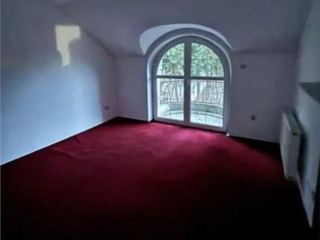 Casa individuala l D+P+E l 4 Bai l Parcare