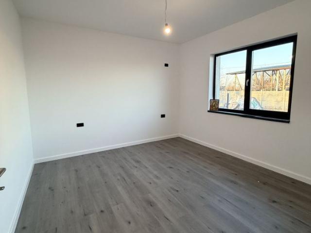 Casa individuala langa padure 400 mp teren