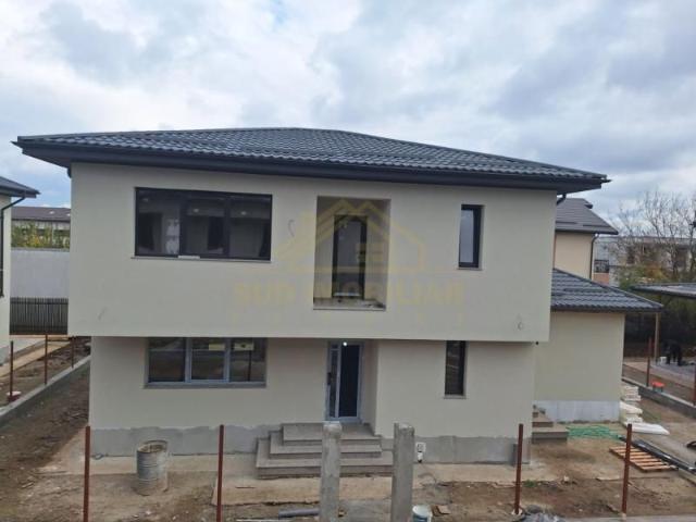 CASA INDIVIDUALA P+1+POD 350 MP TEREN STR.SCOLII