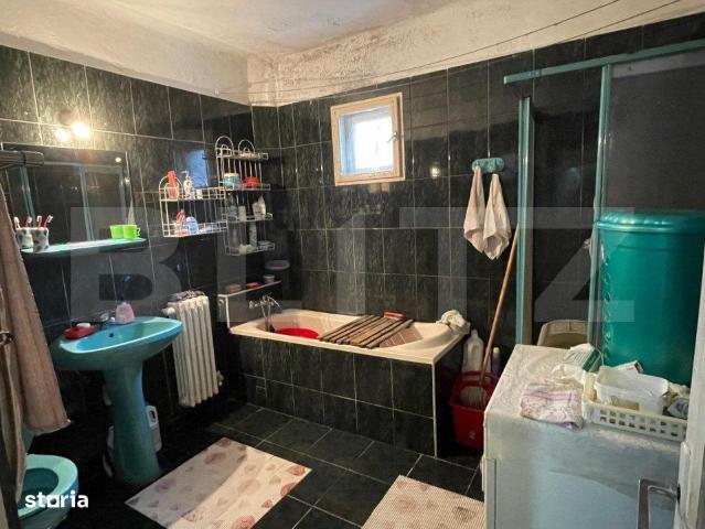 Casa individuala, 390 mp utili, pretabila pentru investitie, Central