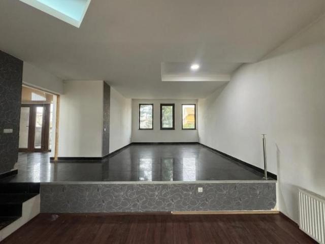 Casa individuala, 400 mp utili, 1300 mp teren, zona Eugen Ionesco