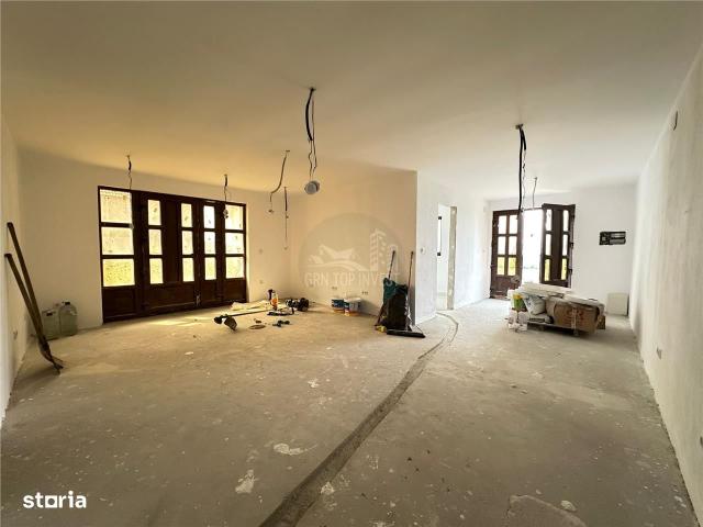 Casa individuala 4 camere terasa garaj curte 500mp Sura Mare