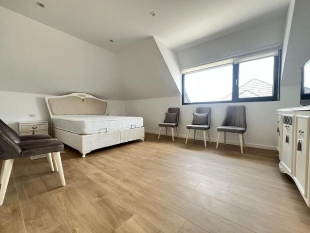 Casa individuala 4 Camere, 4 bai