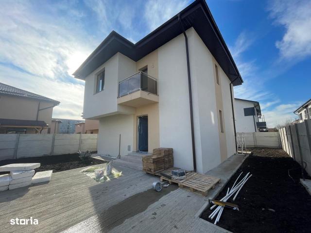 Casa individuala, 4 camere+mansarda, toate utilitatile, scoala